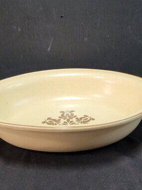 Vintage pfaltzgraff Village Pattern 11" oval vegetable bowl